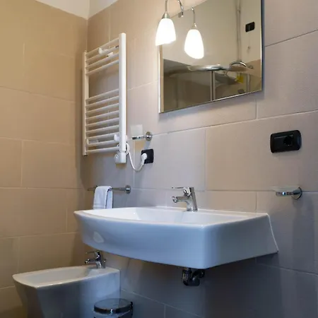 게스트하우스 Borghese Prestige 4*