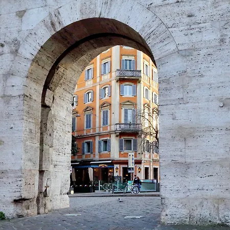 Relais At Via Veneto 4*